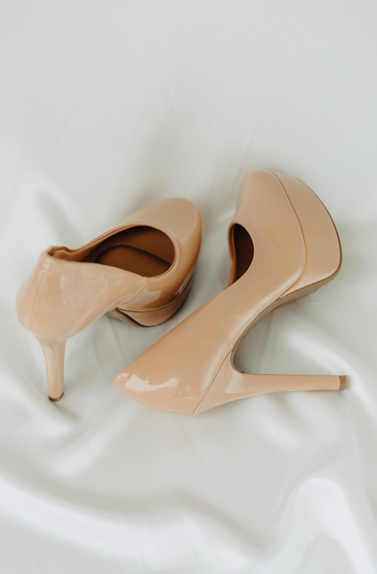 Sienna Closed Toe Heels - Patent Sand